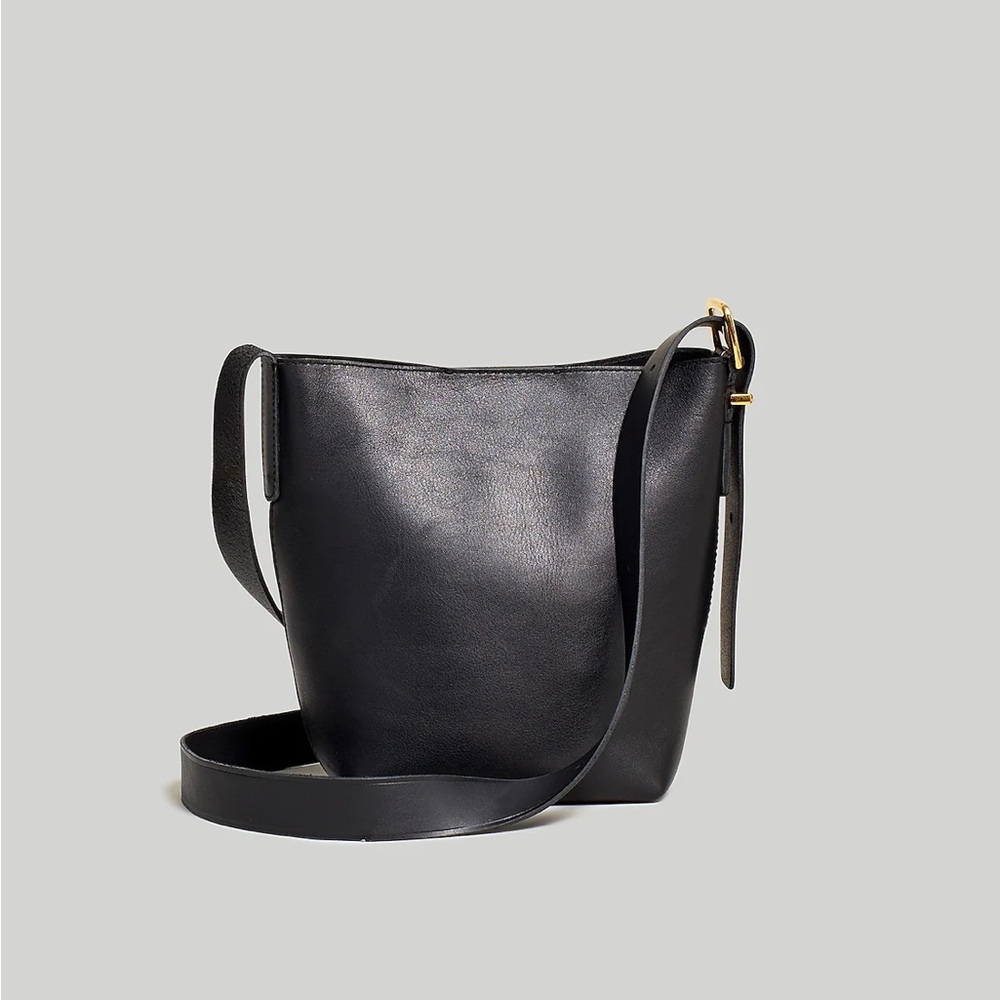 Essential Mini Bucket Tote - black NWTO